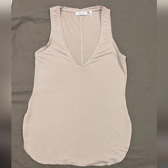 Babaton - V Neck tank top - Picture 2 of 4